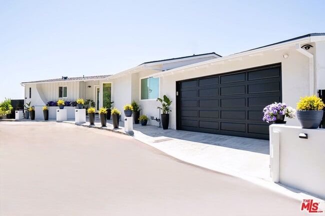 Building Photo - 17432 Posetano Rd