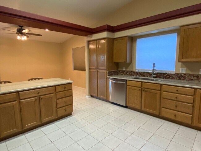 Building Photo - 3 Bedroom - 2 Bath Home