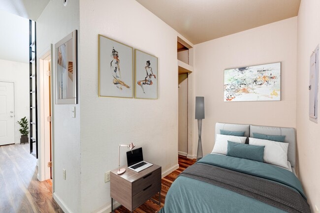 Foto del edificio - Cairo 815 E & 817 E