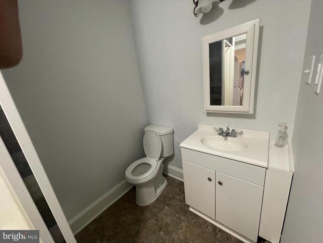 Building Photo - 715 S 19th St