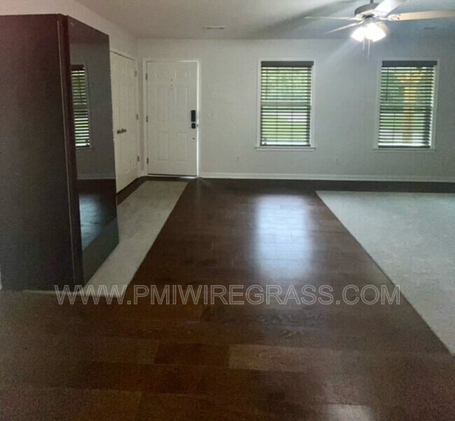 Foto del edificio - 1084 Will Logan Rd