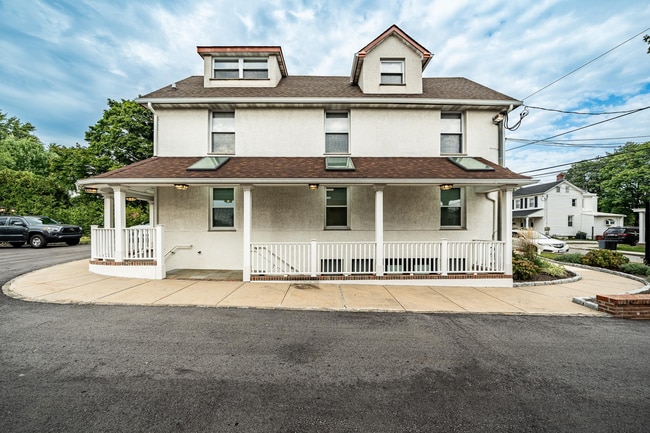 Building Photo - 136 Garrett Ave