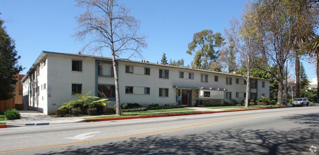 Building Photo - 275 Marengo Ave