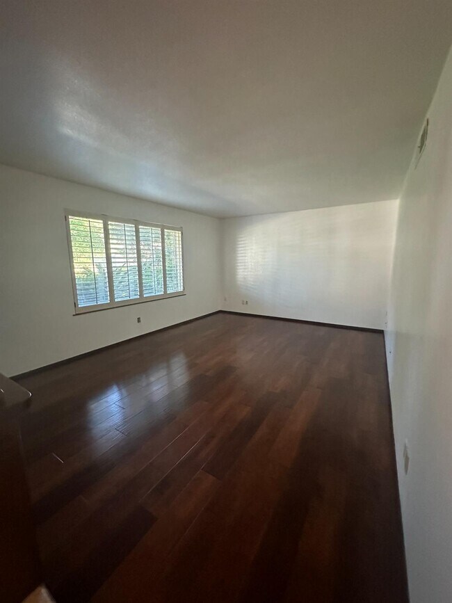 Foto del edificio - 6374 N 6th St