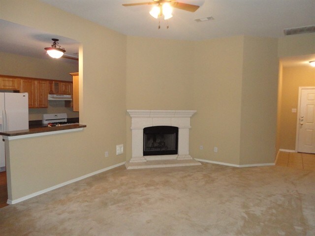 Building Photo - 217 Mesa View