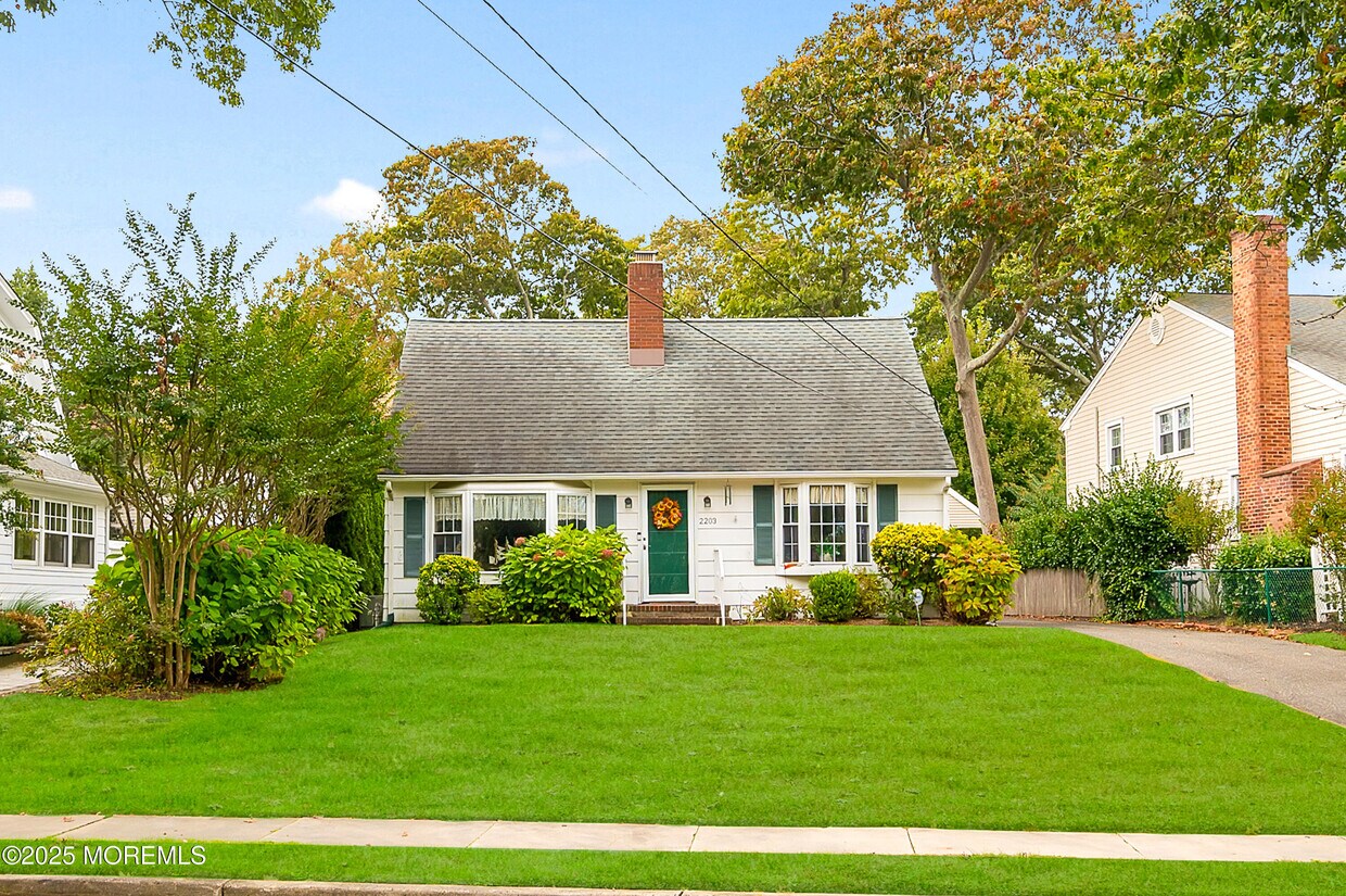 Foto principal - 2203 3rd Ave