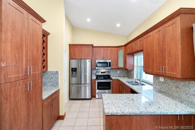 Building Photo - 4650 NW 100th Way