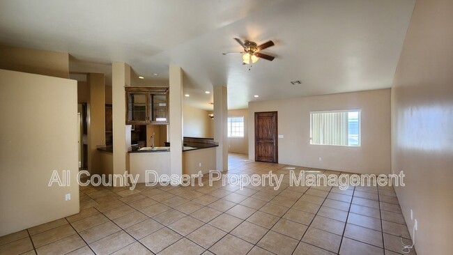 Building Photo - 9751 Palm Dr