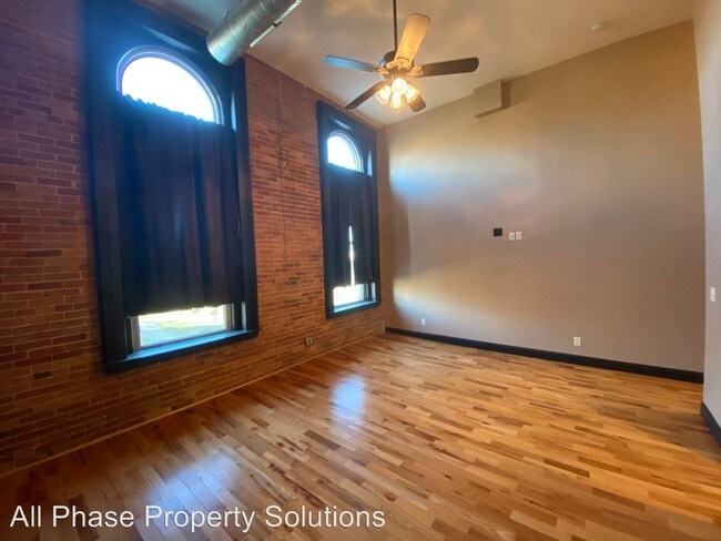 Building Photo - 119-121 N 4th St