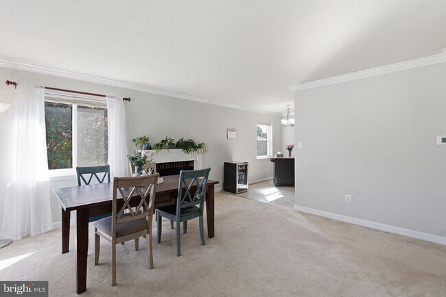 Building Photo - 7205 Wayne Dr