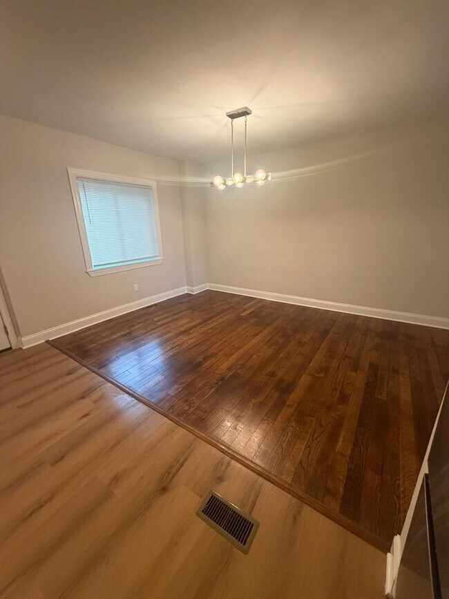 Foto del edificio - Available Now in Govans! 3Br 1.5 Bath