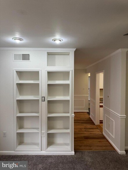 Foto del edificio - 3832 Bel Pre Rd