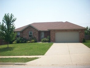 Building Photo - 3820 W Cardinal St