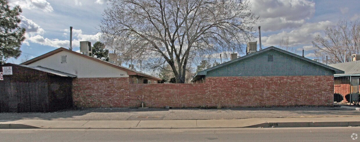 Building Photo - 637-645 Charleston SE