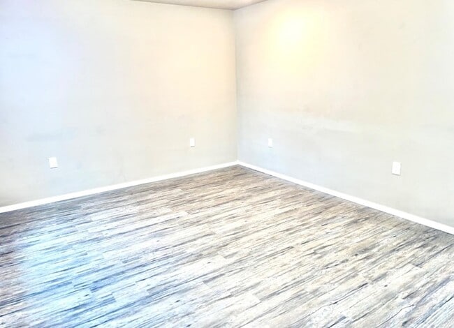 Building Photo - 2613 Globe Ave