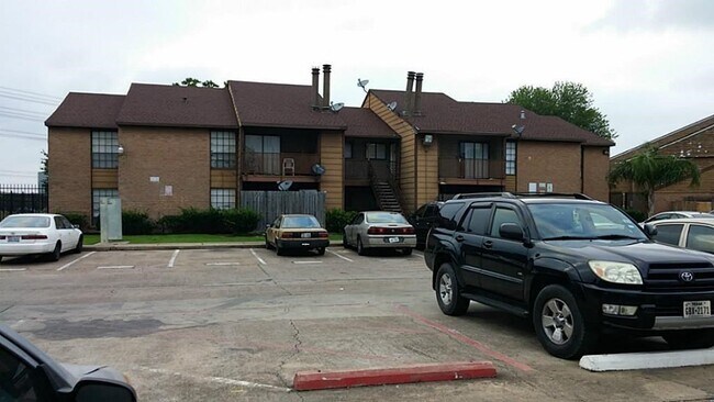 Foto del edificio - 9090 S Braeswood Blvd