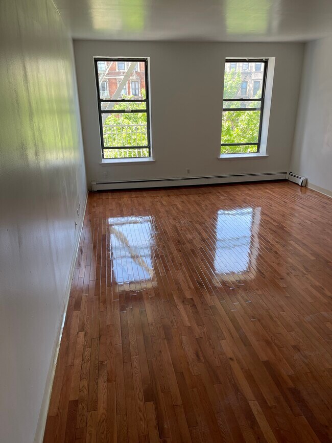 Building Photo - 81 W 126th St