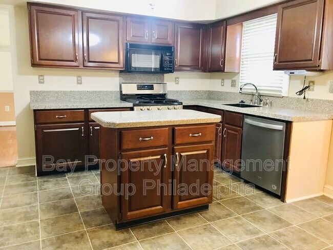 Building Photo - 118 Sunrise Dr