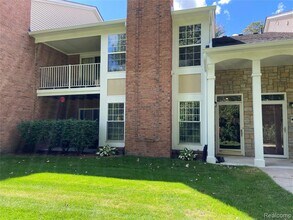 Building Photo - 56246 Troon N