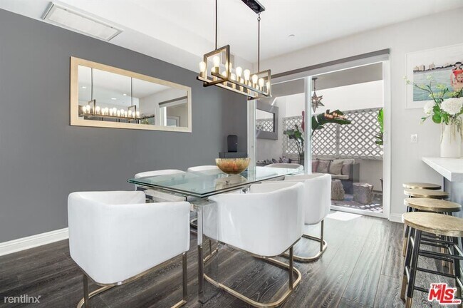 Foto del edificio - 2 br, 2.5 bath House - 1022 Hilldale Ave