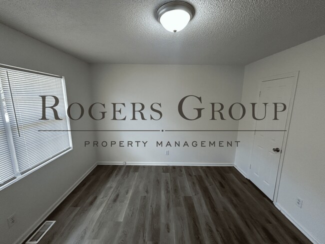 Foto del edificio - #450 - 607-609 Hicks Mill Rd Duplex