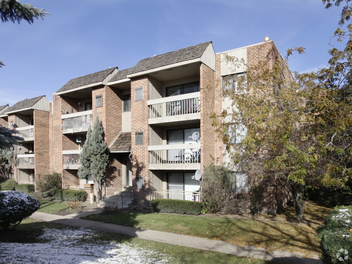 Primary Photo - 1311 E Ports O Call Dr