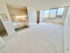 Building Photo - 1060 Kamehameha Hwy