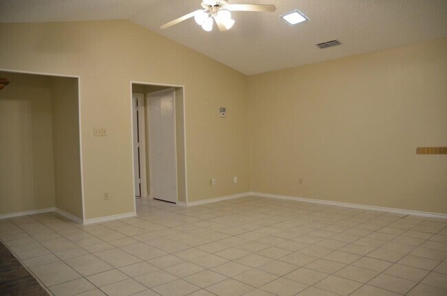 Foto del edificio - 2301 Scott Mill Cir