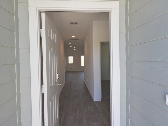 Building Photo - 2226 Laurel Bloom Ln