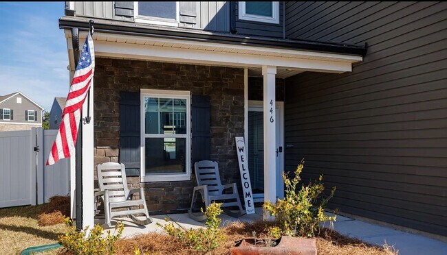 Foto del edificio - Exclusively Offered By Muse Realty, LLC