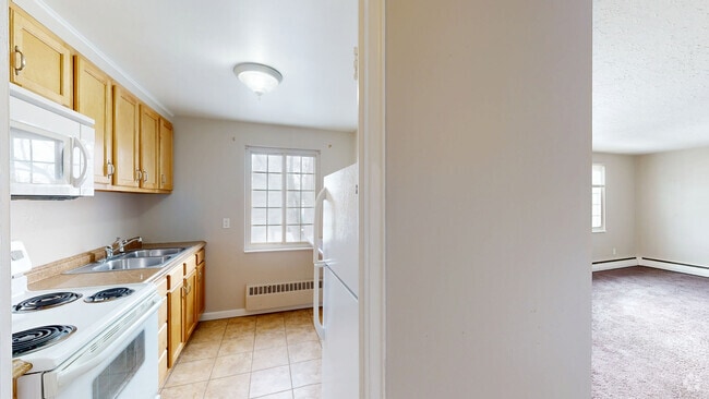 2BR, 1BA - 700SF - South Park Manor