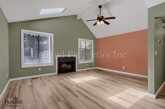 Foto del edificio - Beautiful Pet-Friendly Single-Family Home in Beaverton!