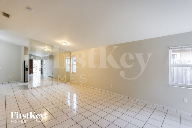 Foto del edificio - 6914 W 24th Ln