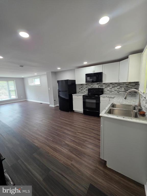 Building Photo - 2717 Woodland Ave