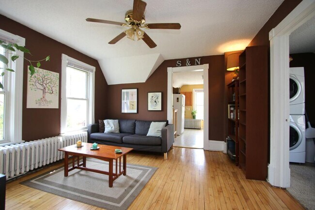 Foto del edificio - 3507 E 39th St