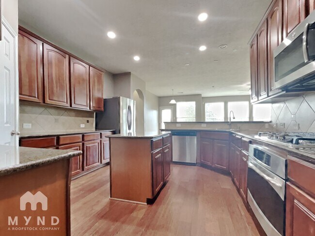 Building Photo - 10927 Leigh Woods Dr