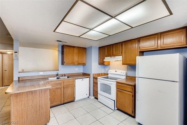 Building Photo - 3771 Shirebrook Dr