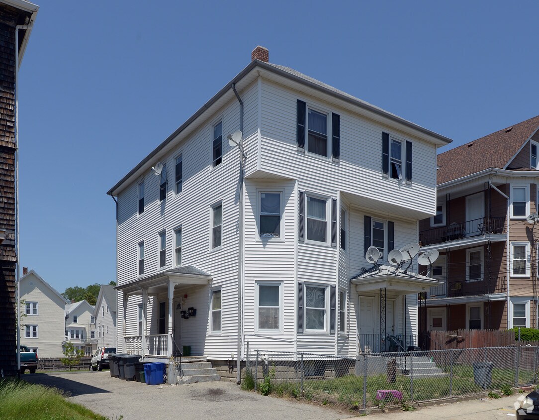 Primary Photo - 105-107 Rand St