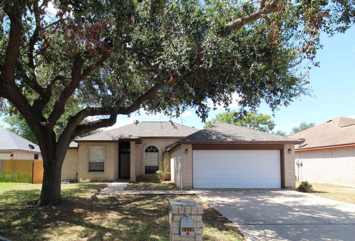 Foto principal - 2210 E 29th St