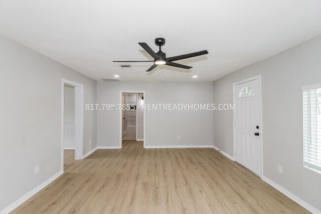 Photo - 4430 Phlox St Apartment