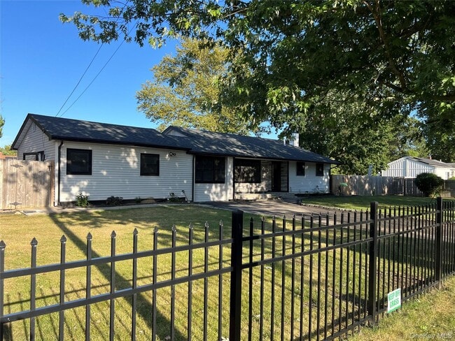 Building Photo - 1553 Potter Blvd