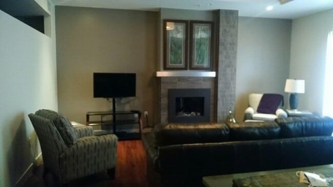 Foto del edificio - Stunning, Furnished Wieland Block Condo Downtown Duluth**Available Now!