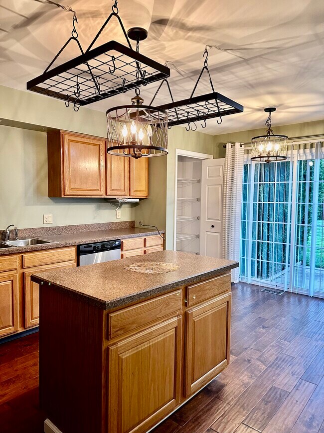 Building Photo - 5401 Belmont Ct