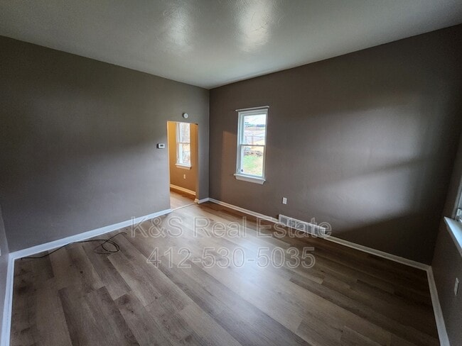 Building Photo - 433 28th St