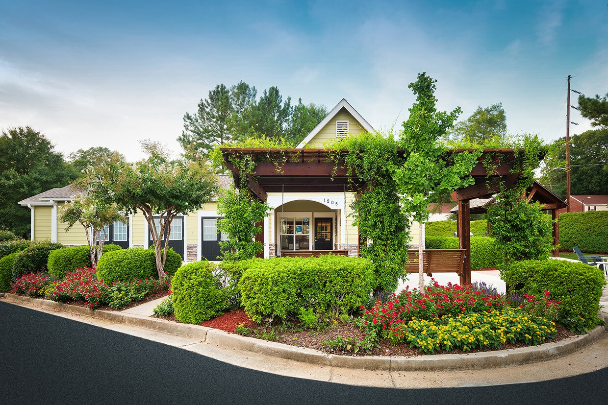 Carrollton Crossing 1205 Maple St Carrollton, GA Apartments for