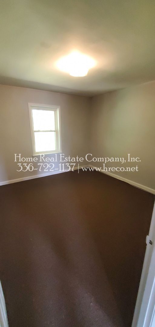 Building Photo - 2336 N Cherry St