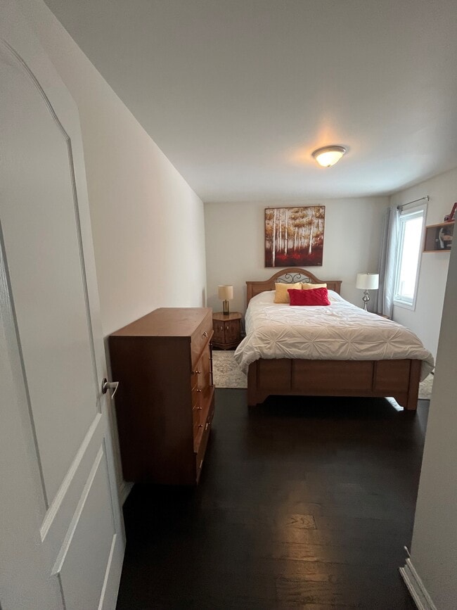 Building Photo - 704 Wilkins Gate