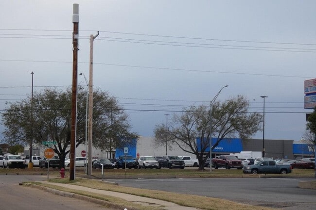 Foto del edificio - 2208 NW Walding Ave