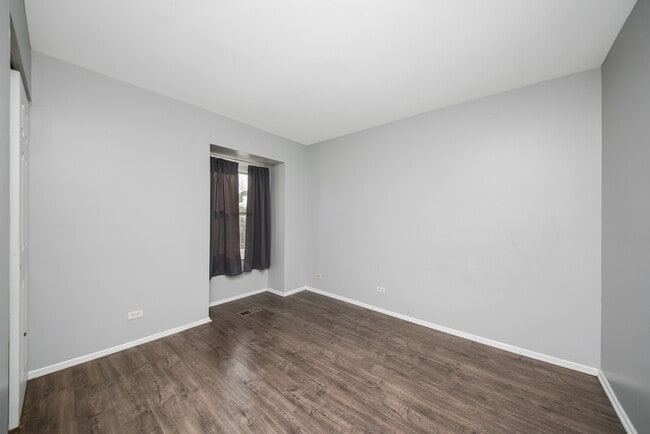 Building Photo - 1150 Singleton Dr
