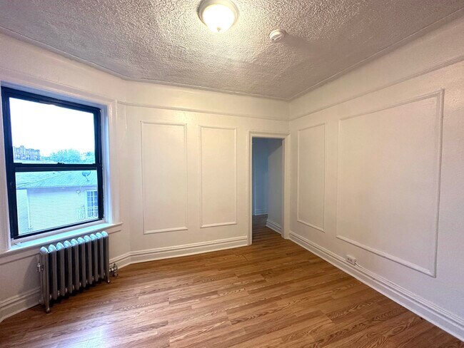 Foto del edificio - 117 Corbin Ave
